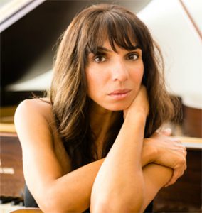 Lara Downes (Photo: Rik Keller)